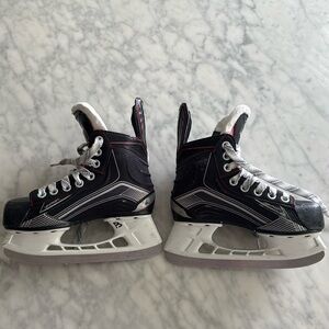 Bauer Vapor X500 Junior Hockey Skates Size 1 Y 13D